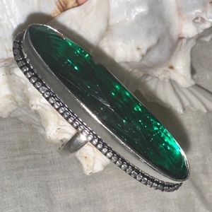 Sparkly Green Topaz cabochon vintage elongated ring